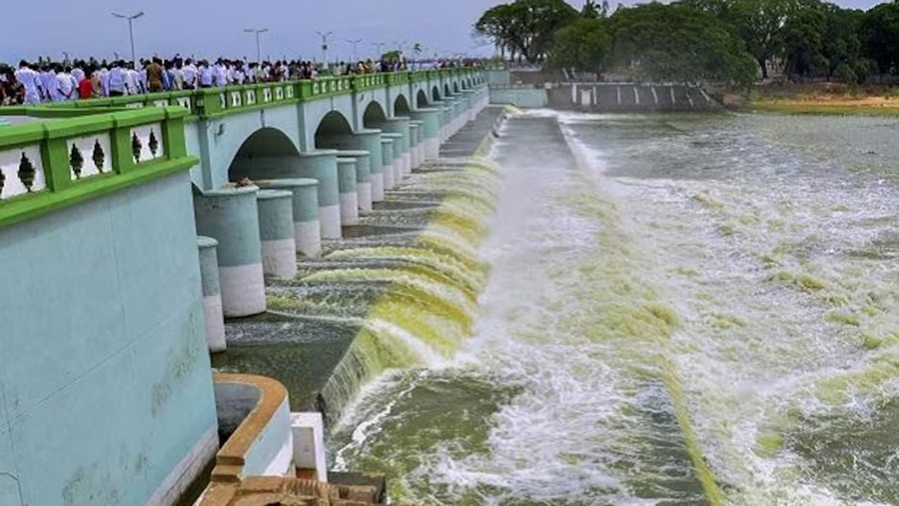 Kaveri waters: పరుగులిడుతున్న కావేరమ్మ