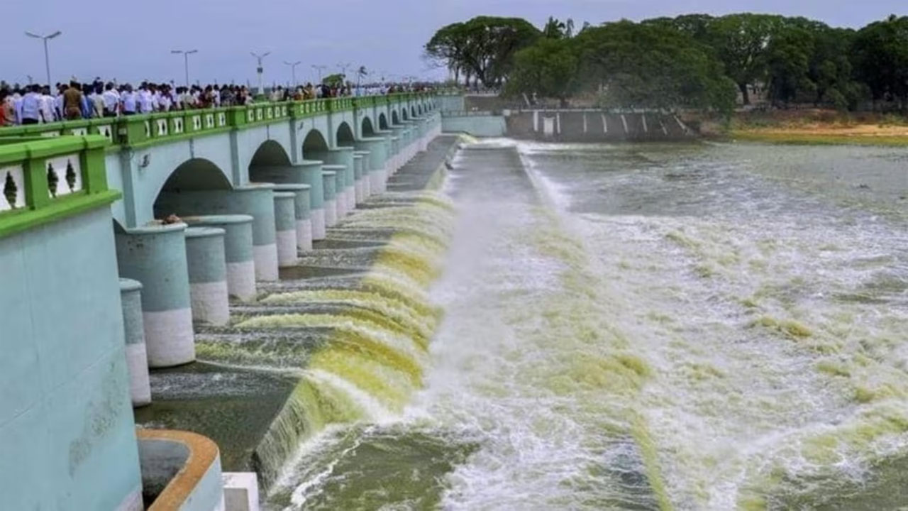 Kaveri water: తమిళనాడుకు 3 వేల ఘనపుటడుగుల ‘కావేరి’ జలాలు