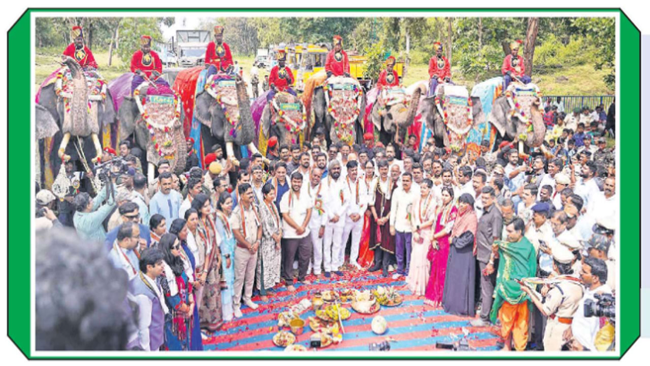 Mysore Dussehra Festivals: గజ పయనం ప్రారంభం