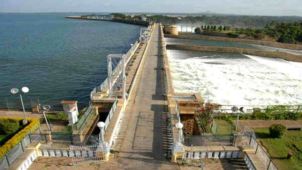 Kaveri water: కర్ణాటకకు షాక్‌ ఇచ్చిన సీడబ్ల్యుఆర్‌సీ.. తమిళనాడుకు రోజూ 5వేల క్యూసెక్కులు 