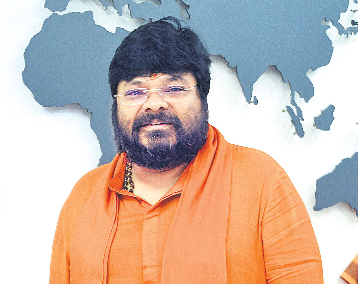 Producer Abhishek Agarwal : నిజమనిపించిందే తీశాం