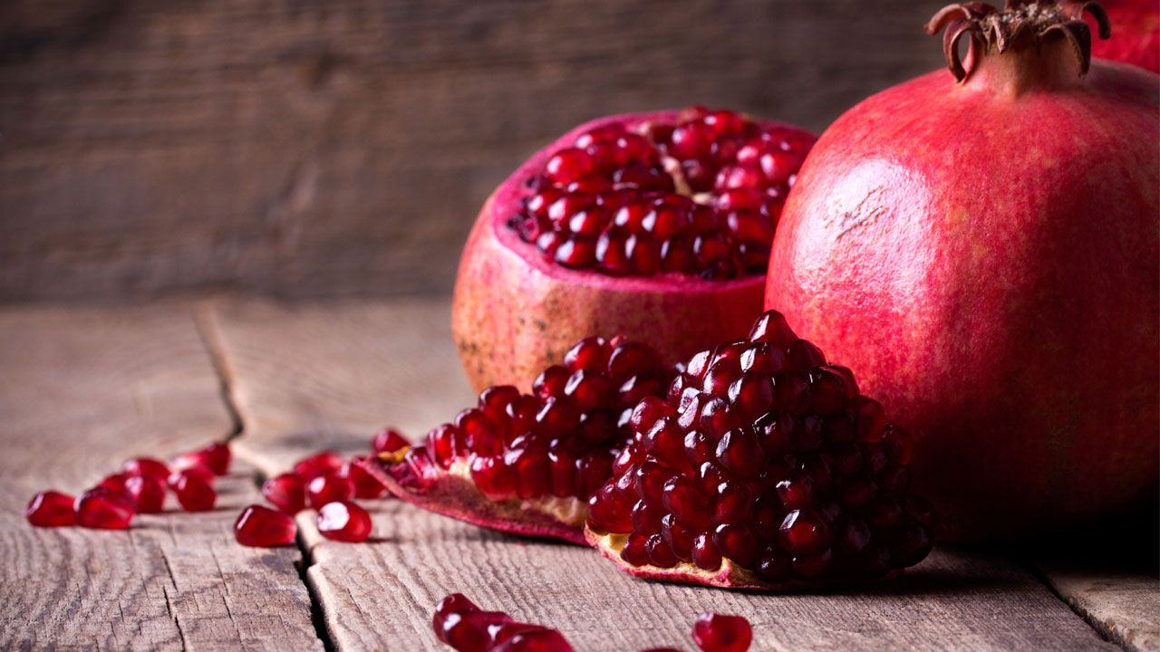 Pomegranate: ఎముకలు దృఢంగా ఉండాలంటే..!