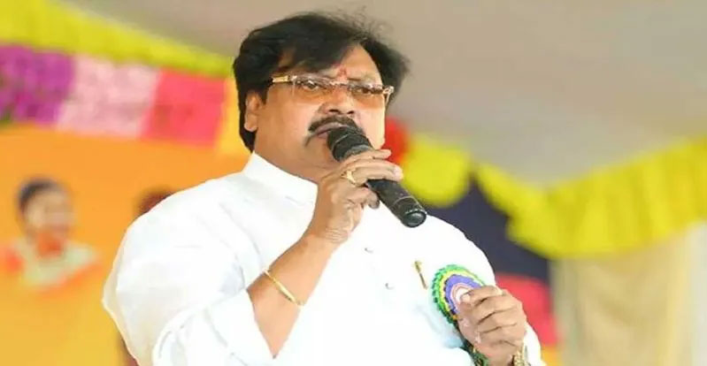 Varla Ramaiah: ఏపీలో ప్రజాస్వామ్యం అదుపు తప్పింది