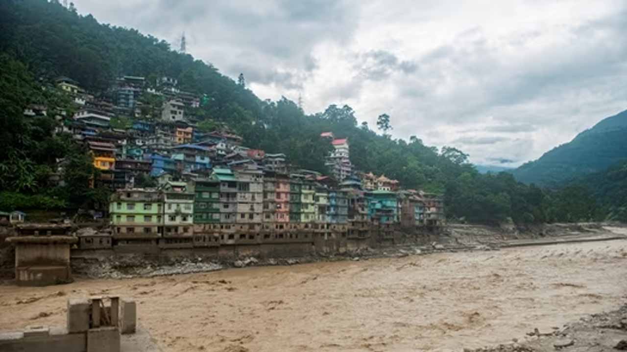 Sikkim: సిక్కిం వరదల్లో 55కి చేరిన మృతుల సంఖ్య.. ఇంకా లభించని 141 మంది ఆచూకీ