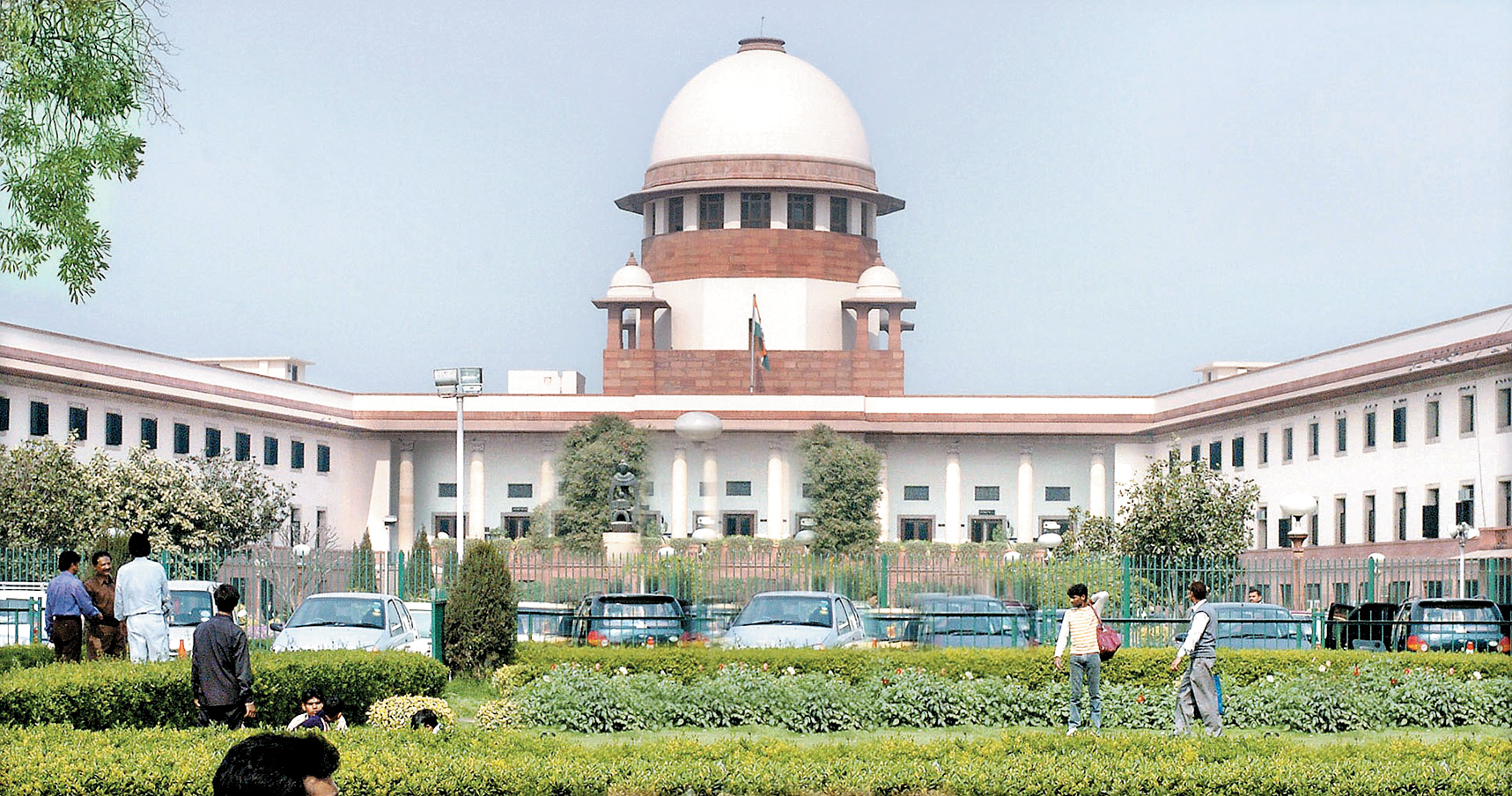 Supreme Court: మహిళలపై   అనుచిత పదాలకు చెల్లు 