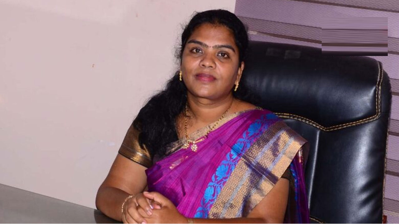 Tangirala Sowmya: టీడీపీ నేత తంగిరాల సౌమ్య ఇంటి వద్ద తీవ్ర ఉద్రిక్తత