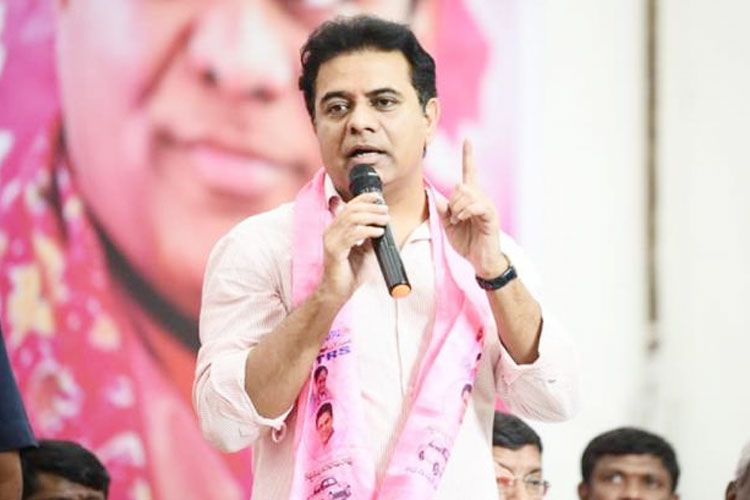 KTR: కేసీఆర్‌ను ఈ ఎన్నికల్లో ఓడించడానికి ఢిల్లీ గులాములు తెలంగాణకు వస్తున్నారు: కేటీఆర్ 