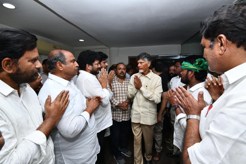 CBN Release : ఉండవల్లి నివాసం వద్ద చంద్రబాబును ఎవరెవరు కలిశారంటే..?