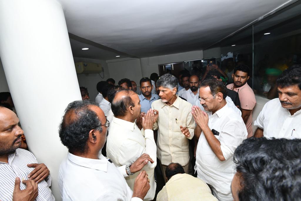 CBN Release : ఉండవల్లి నివాసం వద్ద చంద్రబాబును ఎవరెవరు కలిశారంటే..?