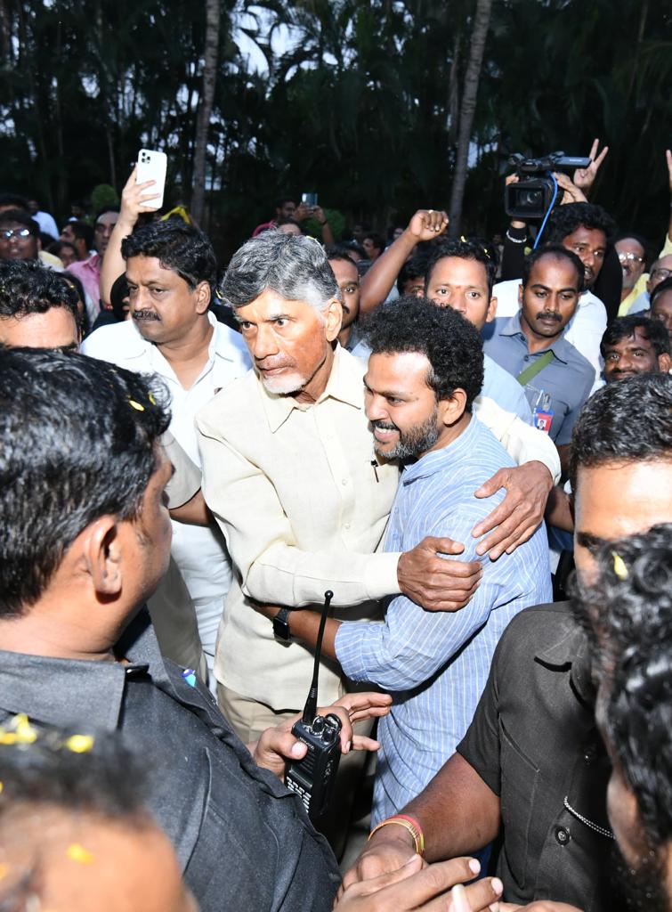 CBN Release : ఉండవల్లి నివాసం వద్ద చంద్రబాబును ఎవరెవరు కలిశారంటే..?