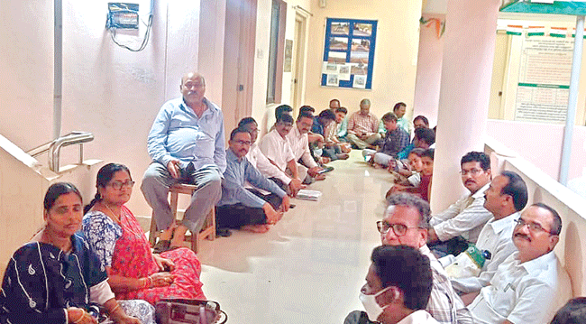 బాబోయ్‌... ఒత్తిడి తట్టుకోలేం