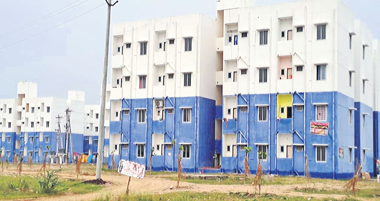 Tidco Houses : పేదల గూడు.. పాడు