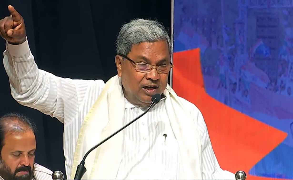 Siddaramaiah: కేసీఆర్ తెలంగాణను అప్పుల మయం చేశాడు 