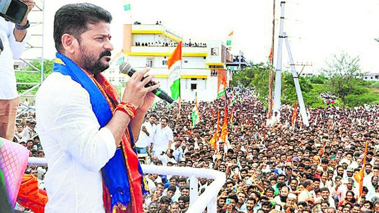 Revanth Reddy : నేను జైలుకెళ్లడానికి ఎర్రబెల్లి దయాకర్ రావే కారణం: రేవంత్ రెడ్డి