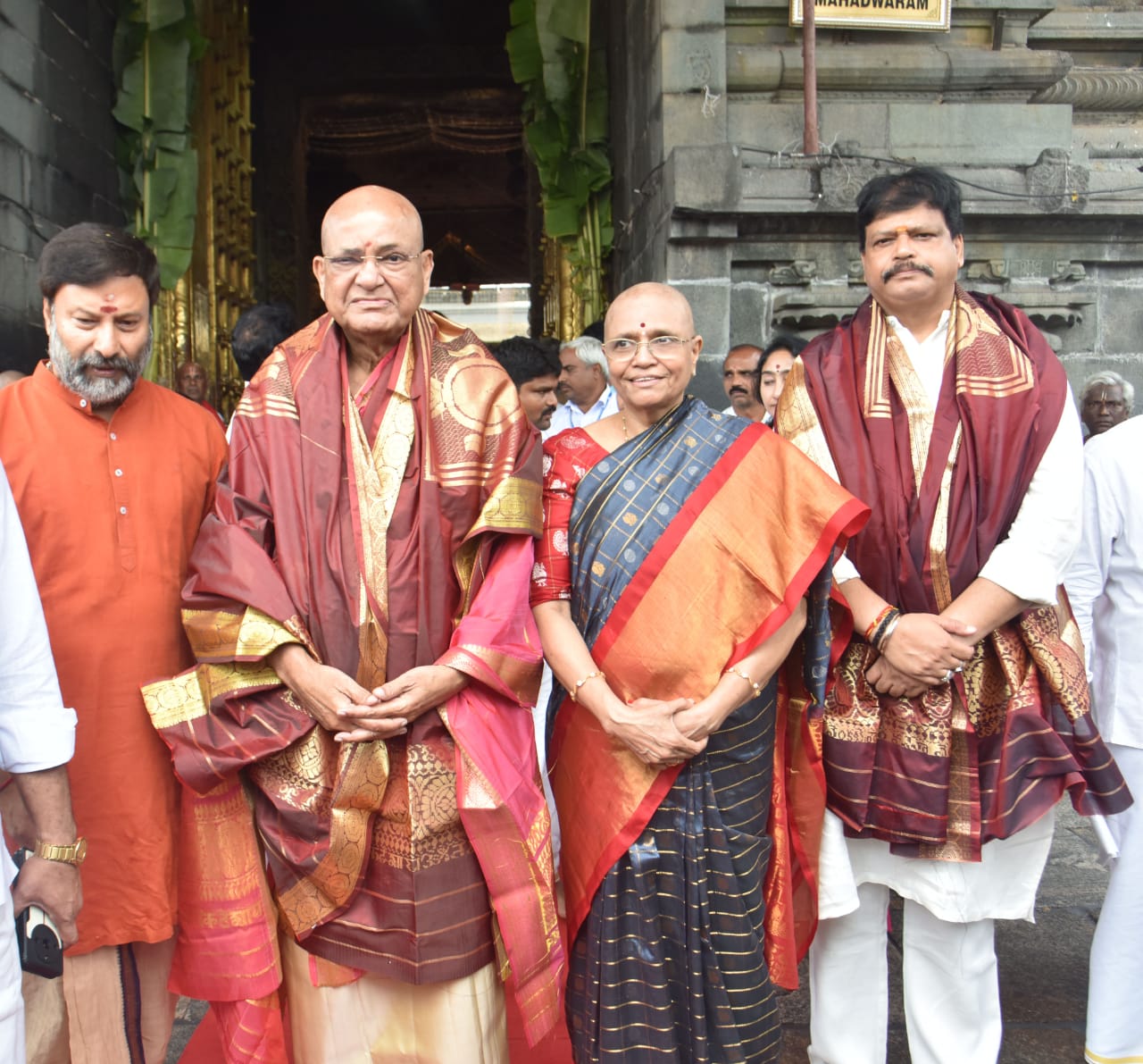 తిరుమల శ్రీవారిని దర్శించుకున్న మాజీ ఉపరాష్ట్రపతి వెంకయ్యనాయుడు  