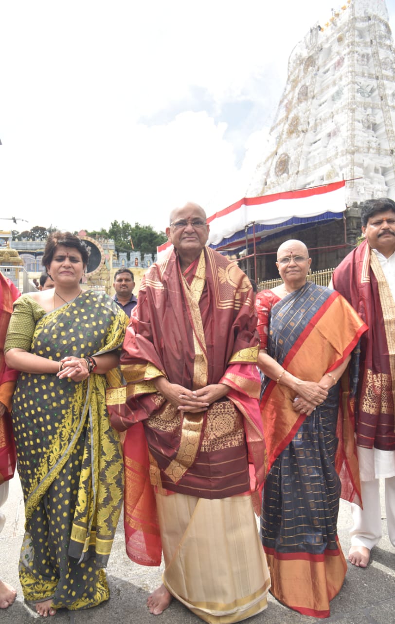 తిరుమల శ్రీవారిని దర్శించుకున్న మాజీ ఉపరాష్ట్రపతి వెంకయ్యనాయుడు  