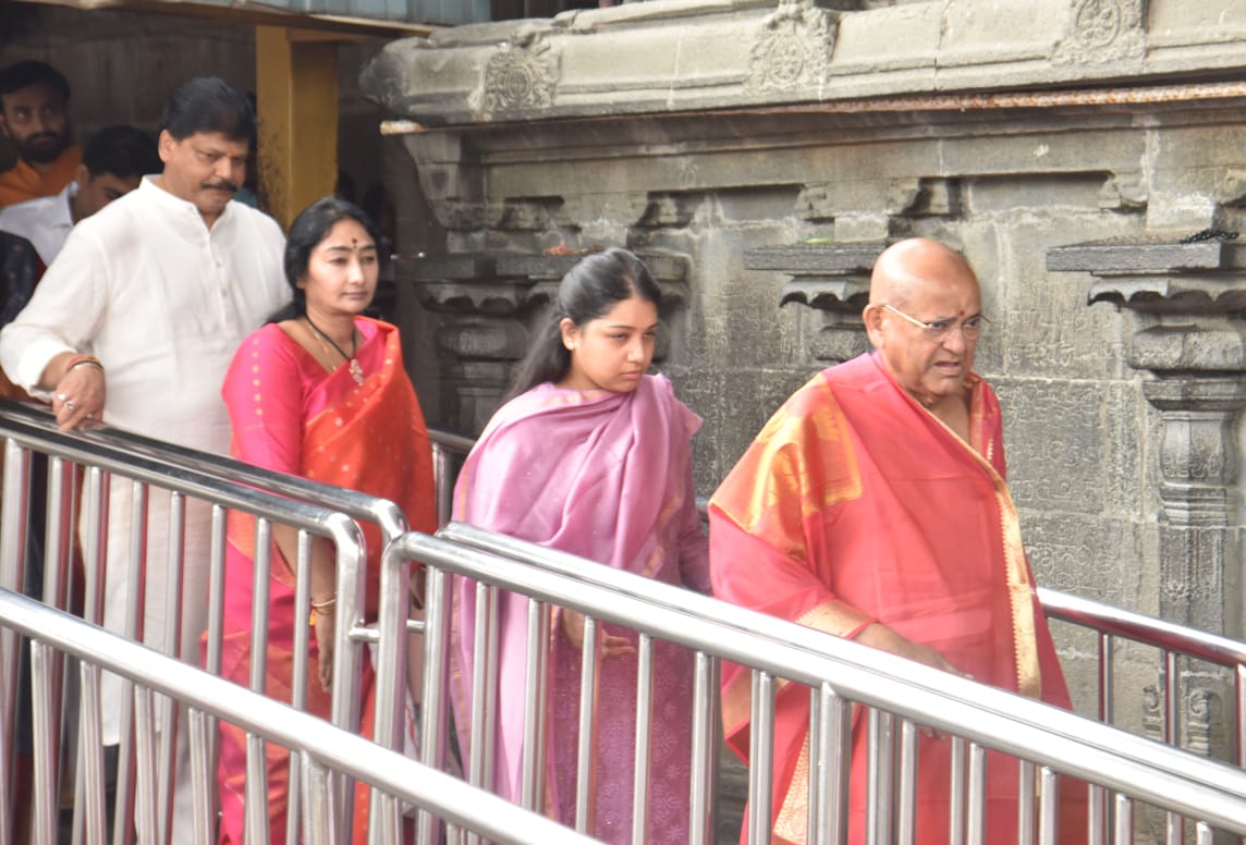 తిరుమల శ్రీవారిని దర్శించుకున్న మాజీ ఉపరాష్ట్రపతి వెంకయ్యనాయుడు  