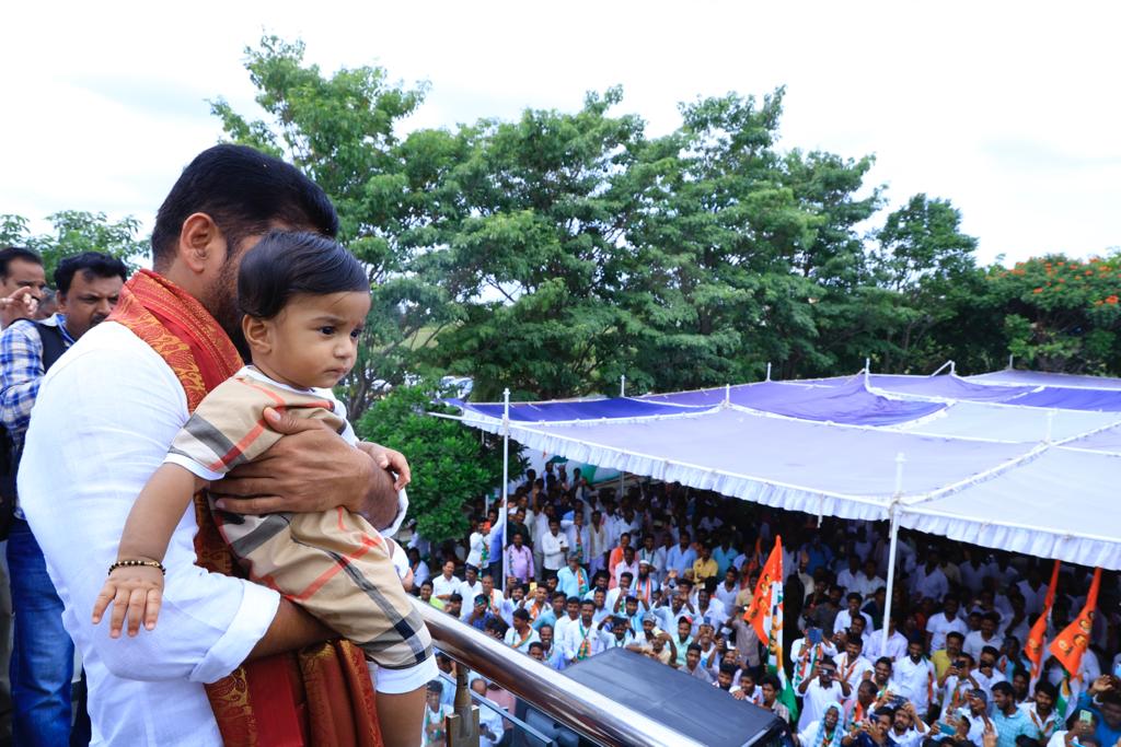 Revanth Reddy : కొడంగల్‌లో టీపీసీసీ చీఫ్ రేవంత్ రెడ్డి నామినేషన్.. ర్యాలీ దృశ్యాలు