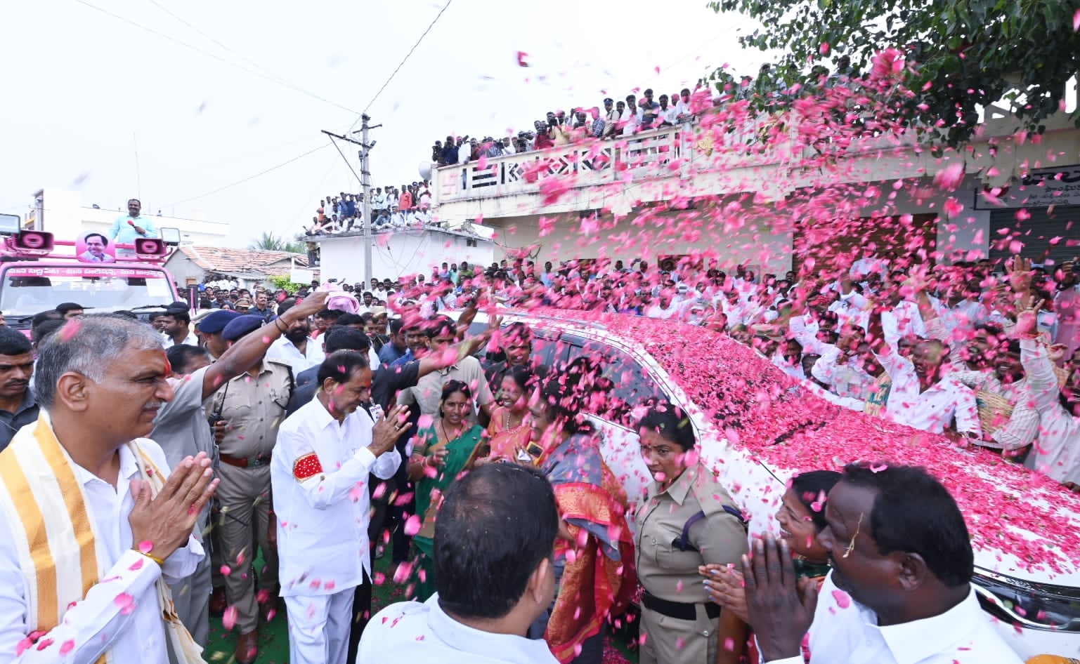 TS Assembly Polls : సిద్దిపేట జిల్లా  కోనాయిపల్లి వెంకటేశ్వర స్వామివారిని దర్శించుకొని, ప్రత్యేక పూజలు చేసిన సీఎం కేసీఆర్