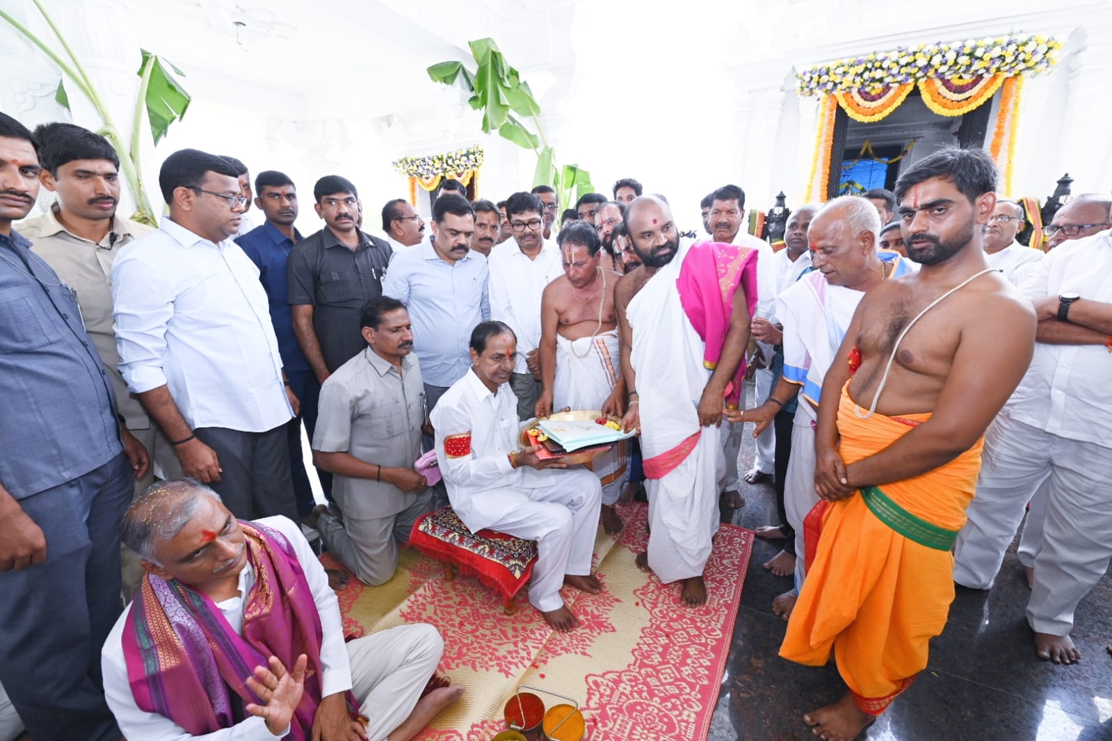 TS Assembly Polls : సిద్దిపేట జిల్లా  కోనాయిపల్లి వెంకటేశ్వర స్వామివారిని దర్శించుకొని, ప్రత్యేక పూజలు చేసిన సీఎం కేసీఆర్