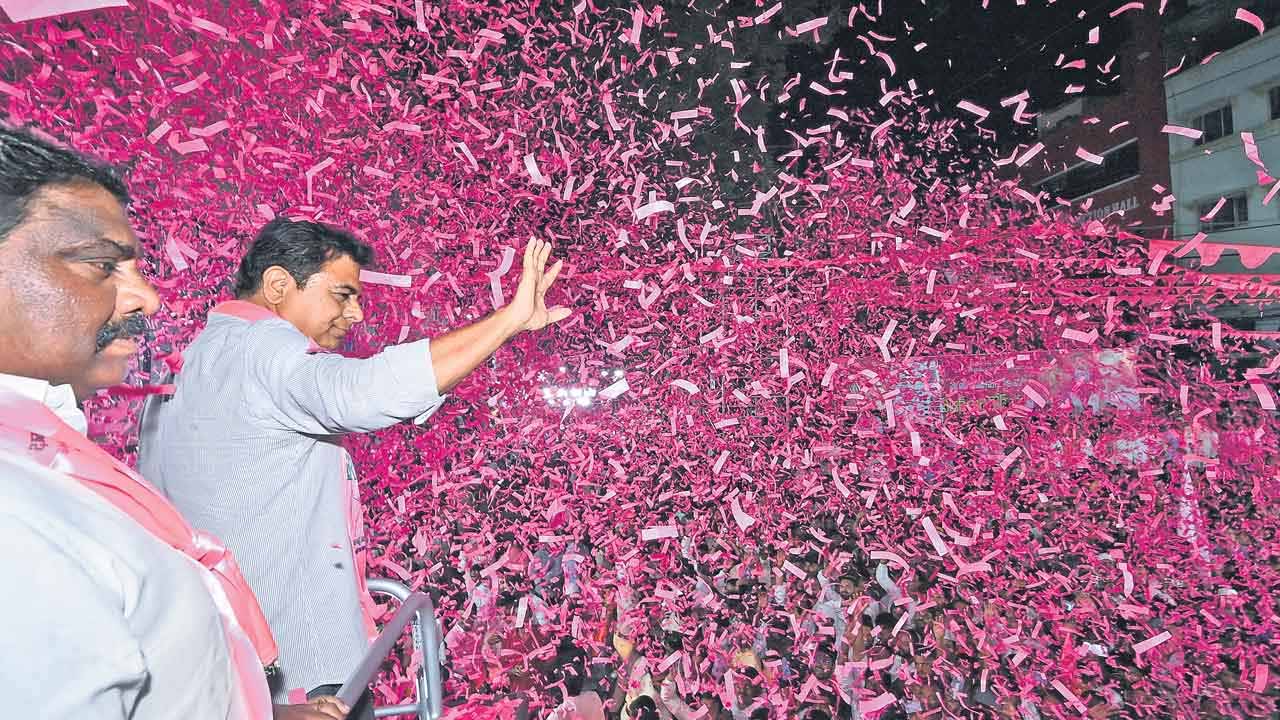 KTR: సింగరేణి ప్రైవేటుపరం చేయాలని ప్రధాని మోదీ కుట్ర: కేటీఆర్