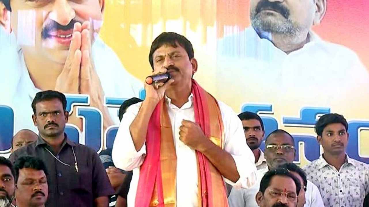 Ponguleti Srinivas: నిరంకుశ పాలనకు.. ఇందిరమ్మ రాజ్యానికి జరుగుతున్న యుద్ధం: పొంగులేటి