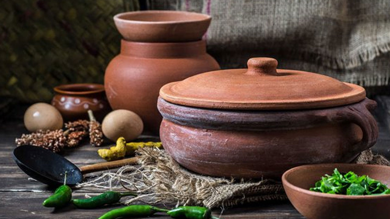 Clay Pots Cooking: మట్టి కుండల్లో వంట చేయడం వల్ల 5 ప్రయోజనాలు