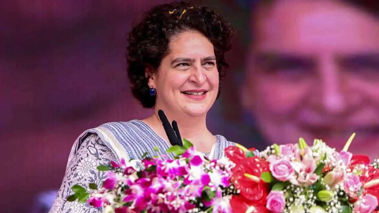 Priyanka Gandhi: రేవంత్ రెడ్డి పాటకు స్టెప్పులేసిన ప్రియాంక గాంధీ