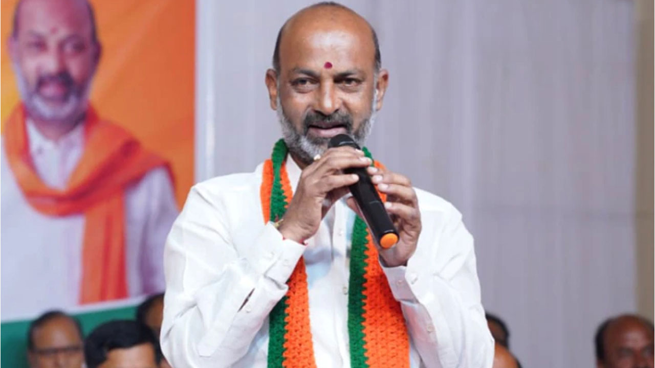 Bandi Sanjay: కాంగ్రెస్, బీఆర్ఎస్ గెలిస్తే తెలంగాణ మరో శ్రీలంక అవుతుంది