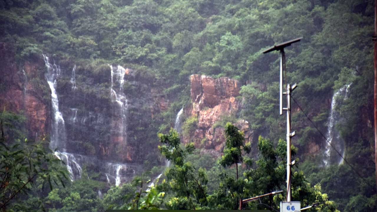 Tirumala తిరుమల గిరిలో సరికొత్త శోభ - కనువిందు చేస్తున్న కపిలతీర్థం