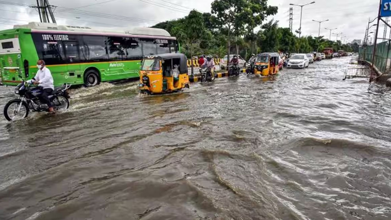 Cyclone Effect: భారీ వర్షాలు.. ఏలూరులో కంట్రోల్ రూంల ఏర్పాటు