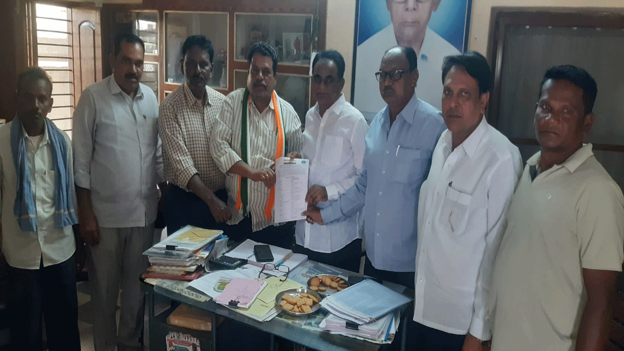Kumaram Bheem Asifabad-  పార్లమెంట్‌ ఎన్నికల్లో కాంగ్రెస్‌ అభ్యర్థిగా పోటీ చేస్తా