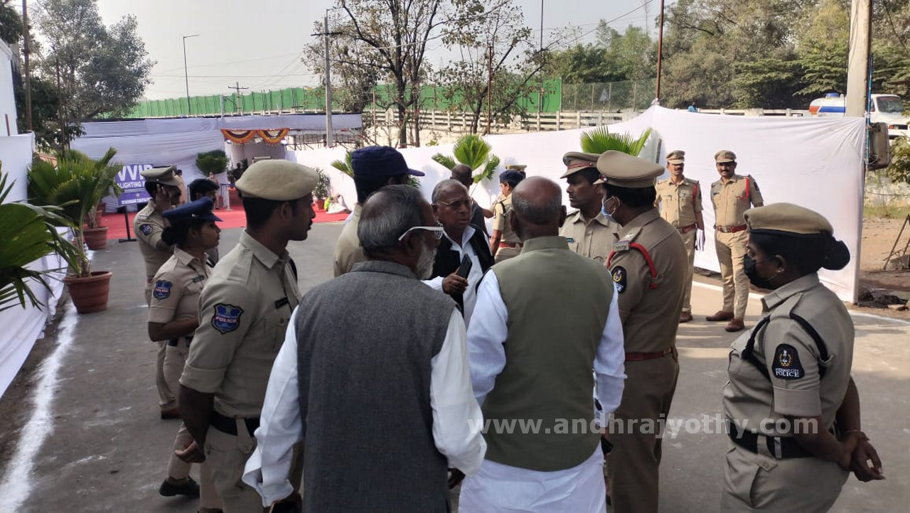 మహాత్ముడికి అశ్రుతాంజలి