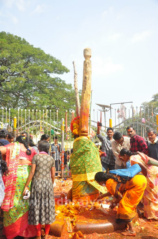 జన సంద్రం.. మేడారం