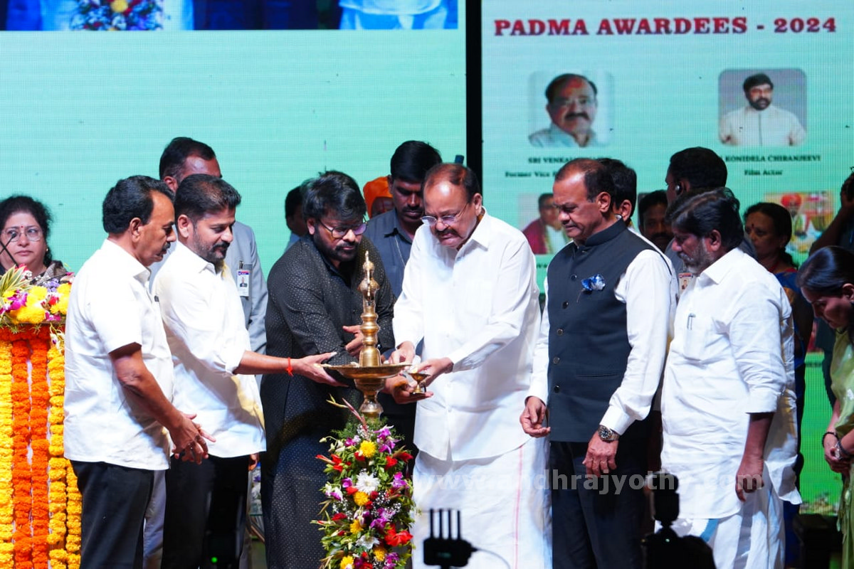 కళాకారులను గౌరవించడం మన బాధ్యత