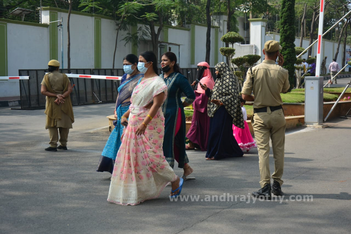 భూ సమస్యలపై భారీగా ఫిర్యాదులు