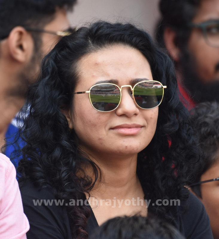 కష్టాల్లో భారత్‌ టీం