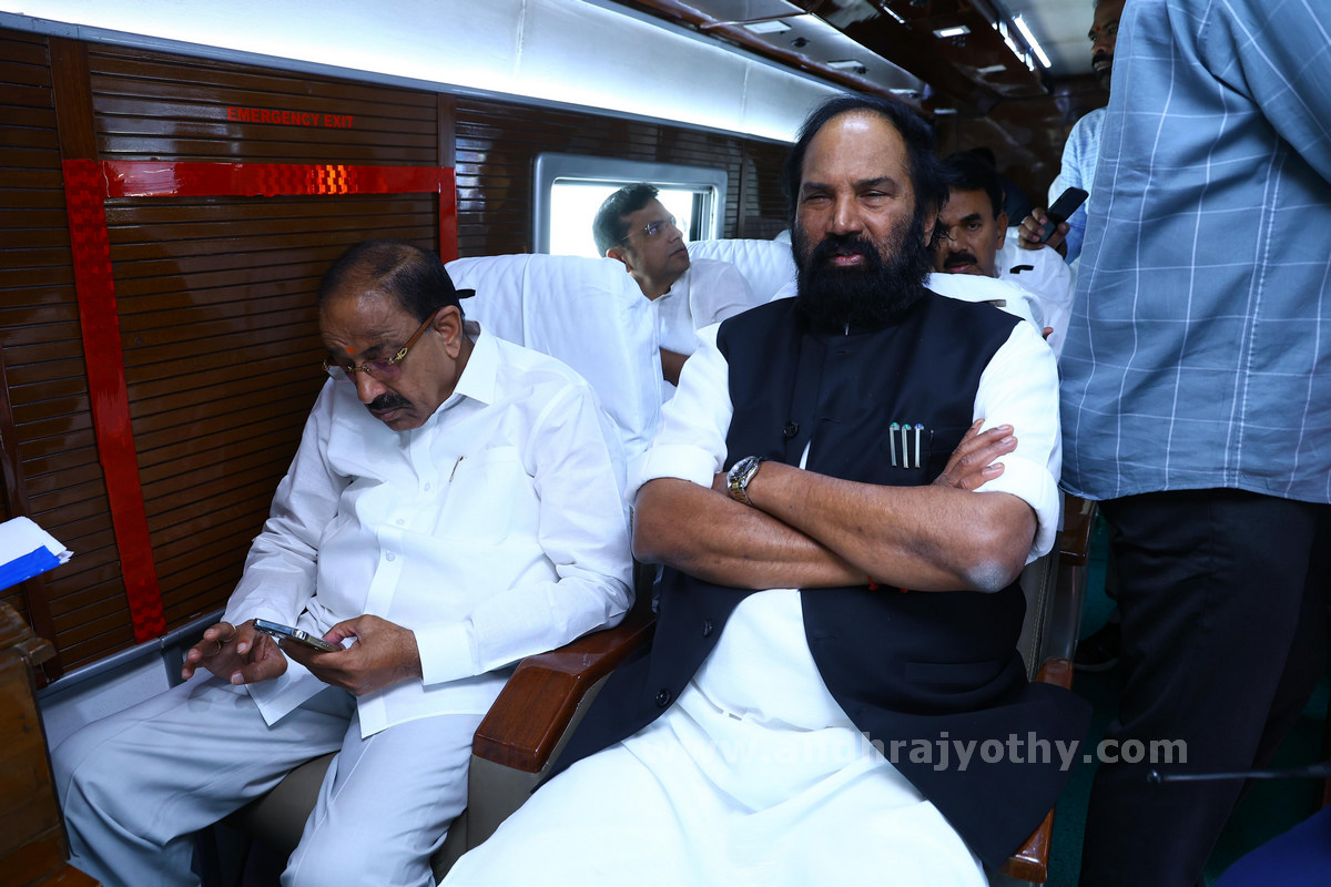 అద్భుతాలేందో చూపండి.. 