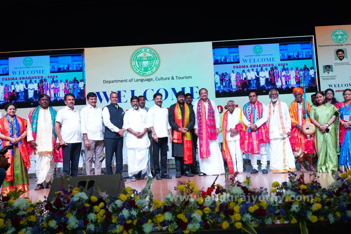 కళాకారులను గౌరవించడం మన బాధ్యత