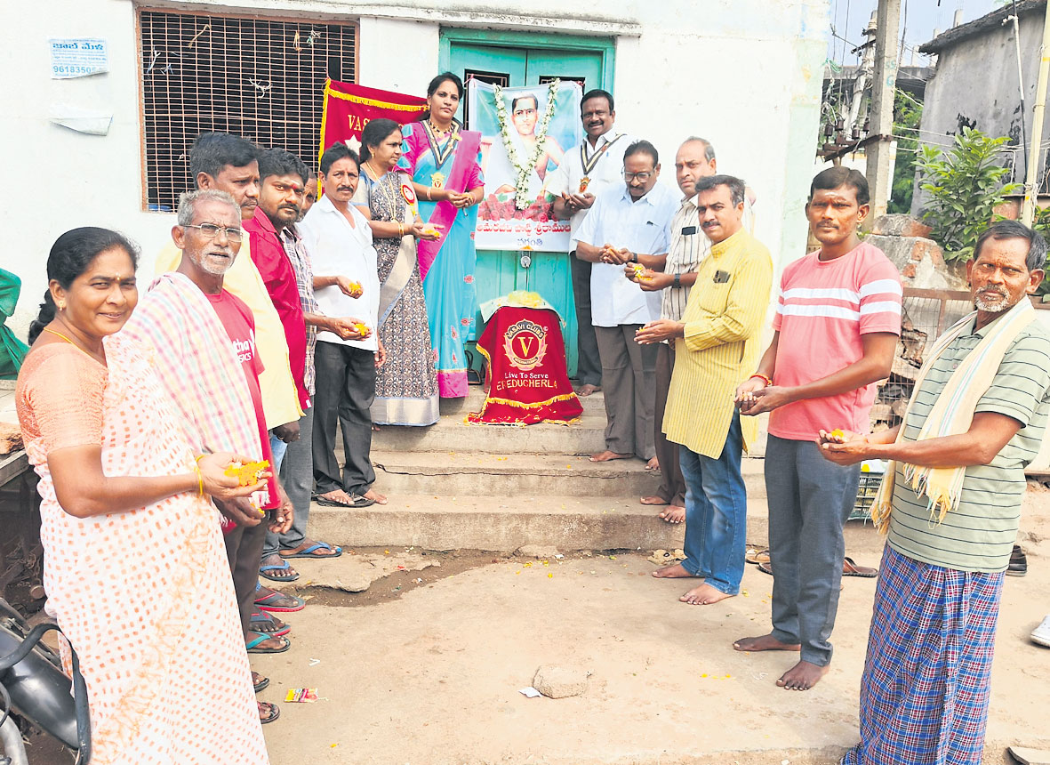 పొట్టి శ్రీరాములు పోరాటం స్ఫూర్తిదాయకం