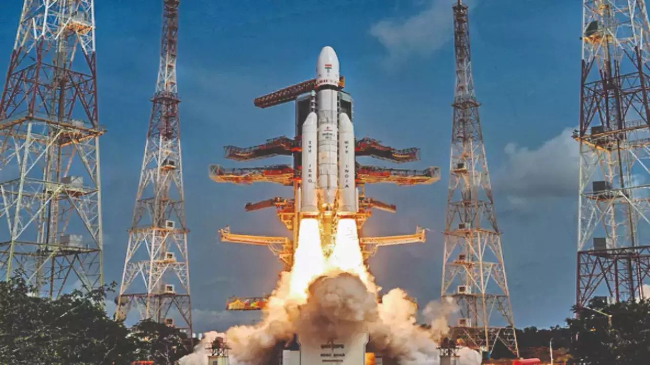 ISRO: చంద్రయాన్-3 విజయం తరువాత ఇస్రో దూకుడు.. 2040 కల్లా.. 