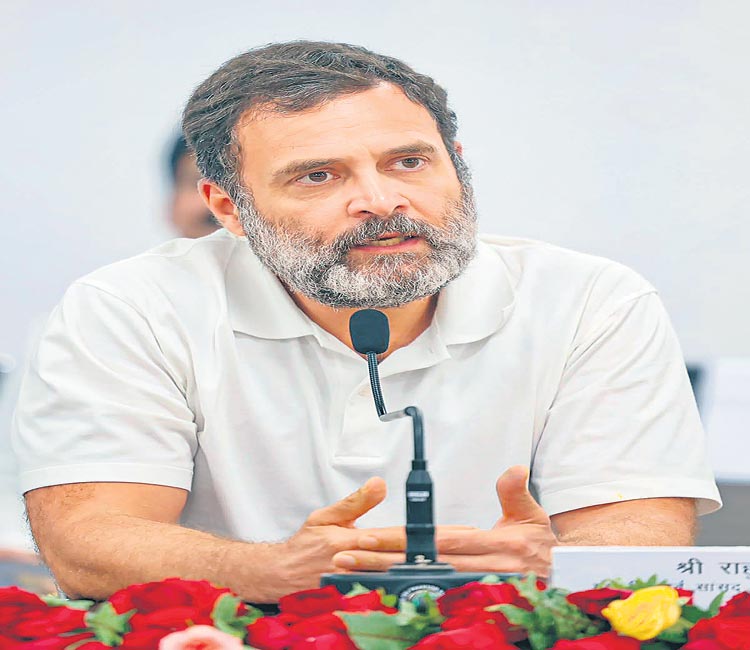 ప్రధాని జేబు దొంగ
