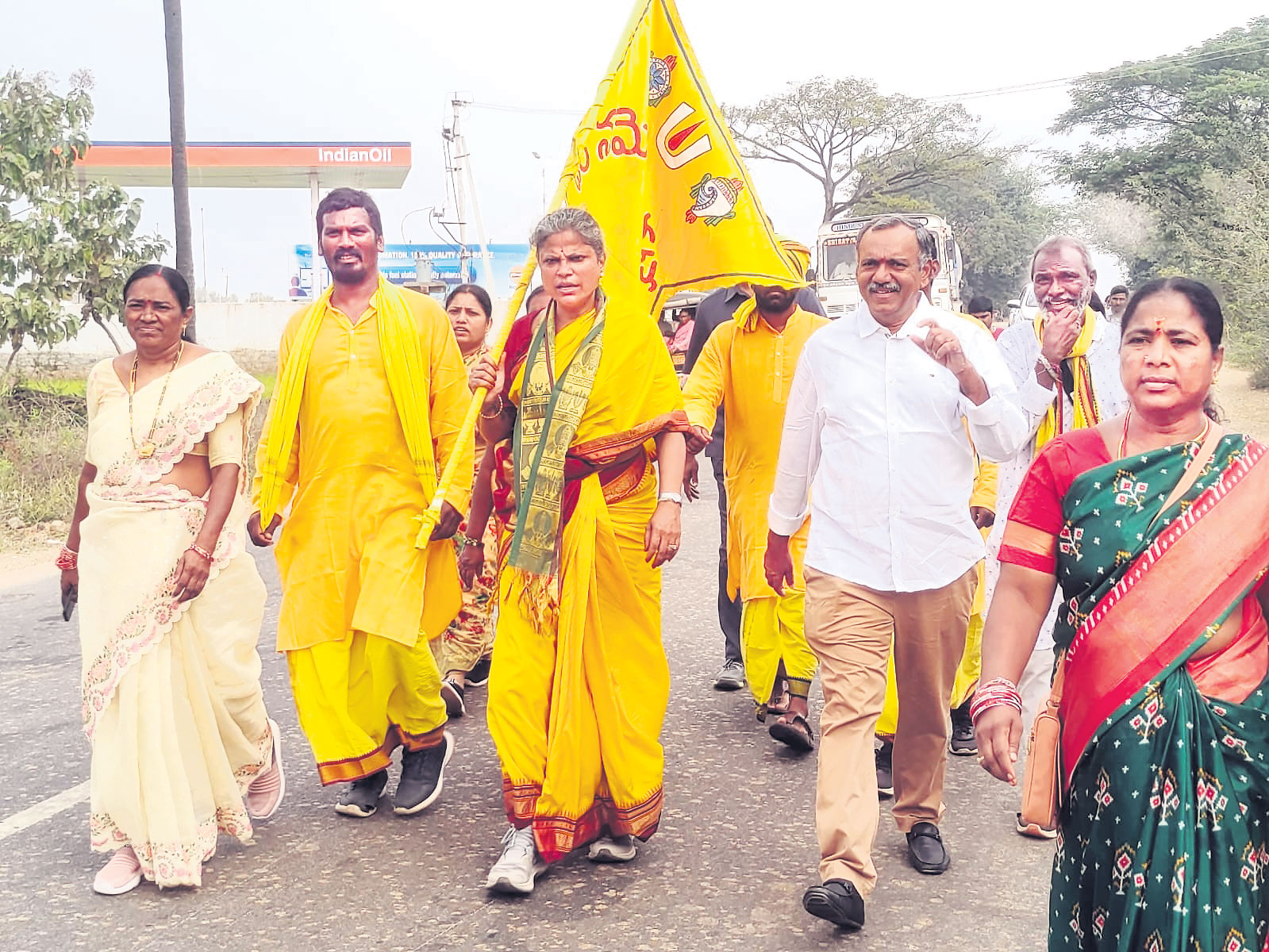 నెమ్మికల్‌ చేరిన వరంగల్‌ జడ్పీ చైర్‌పర్సన పాదయాత్ర