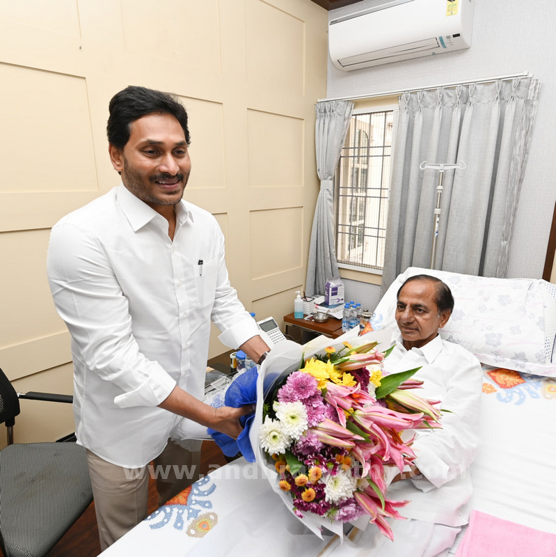 కేసీఆర్‌కు జగన్‌ పరామర్శ
