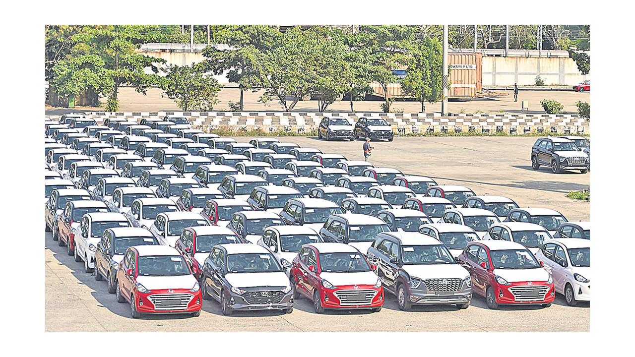 రికార్డుల బాటలో ఆటోమొబైల్ పరిశ్రమ