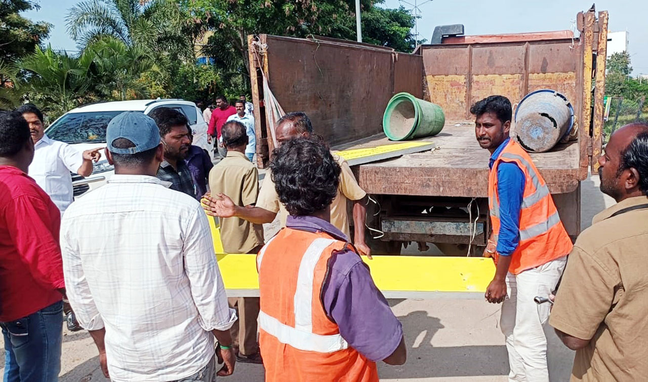 బెంచీలు తీసేయాల్సిందే 