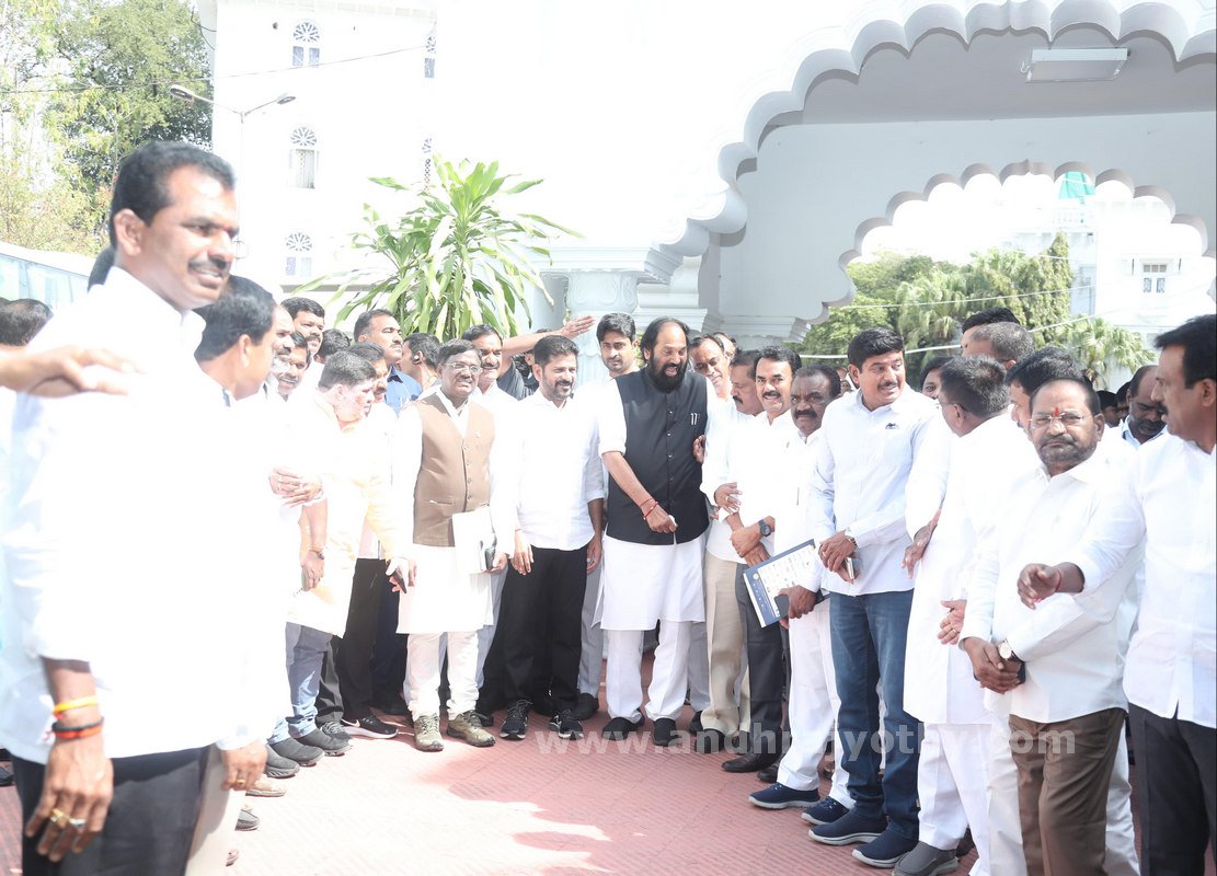 అద్భుతాలేందో చూపండి.. 