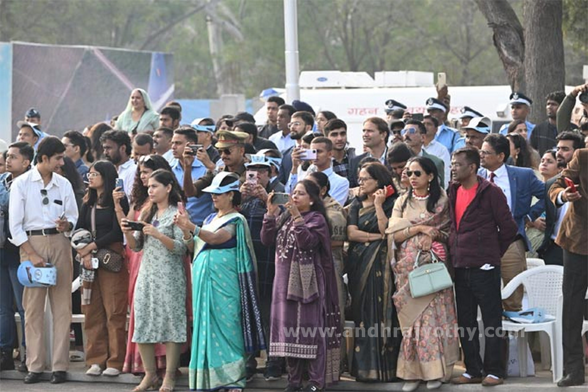 దుండిగల్‌ ఎయిర్‌ఫోర్స్‌ అకాడమీలో కంబైన్డ్‌ గ్రాడ్యుయేషన్‌ పరేడ్‌