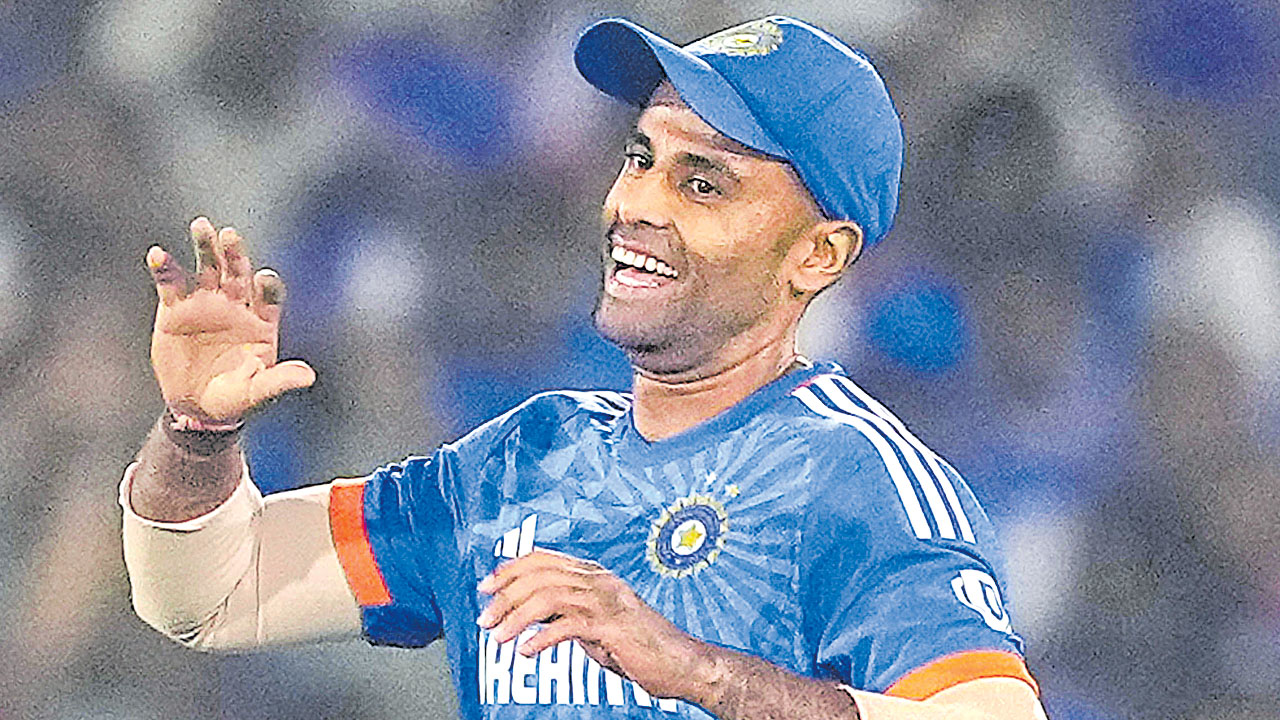 ఐసీసీ టీ20 జట్టు కెప్టెన్‌ సూర్య