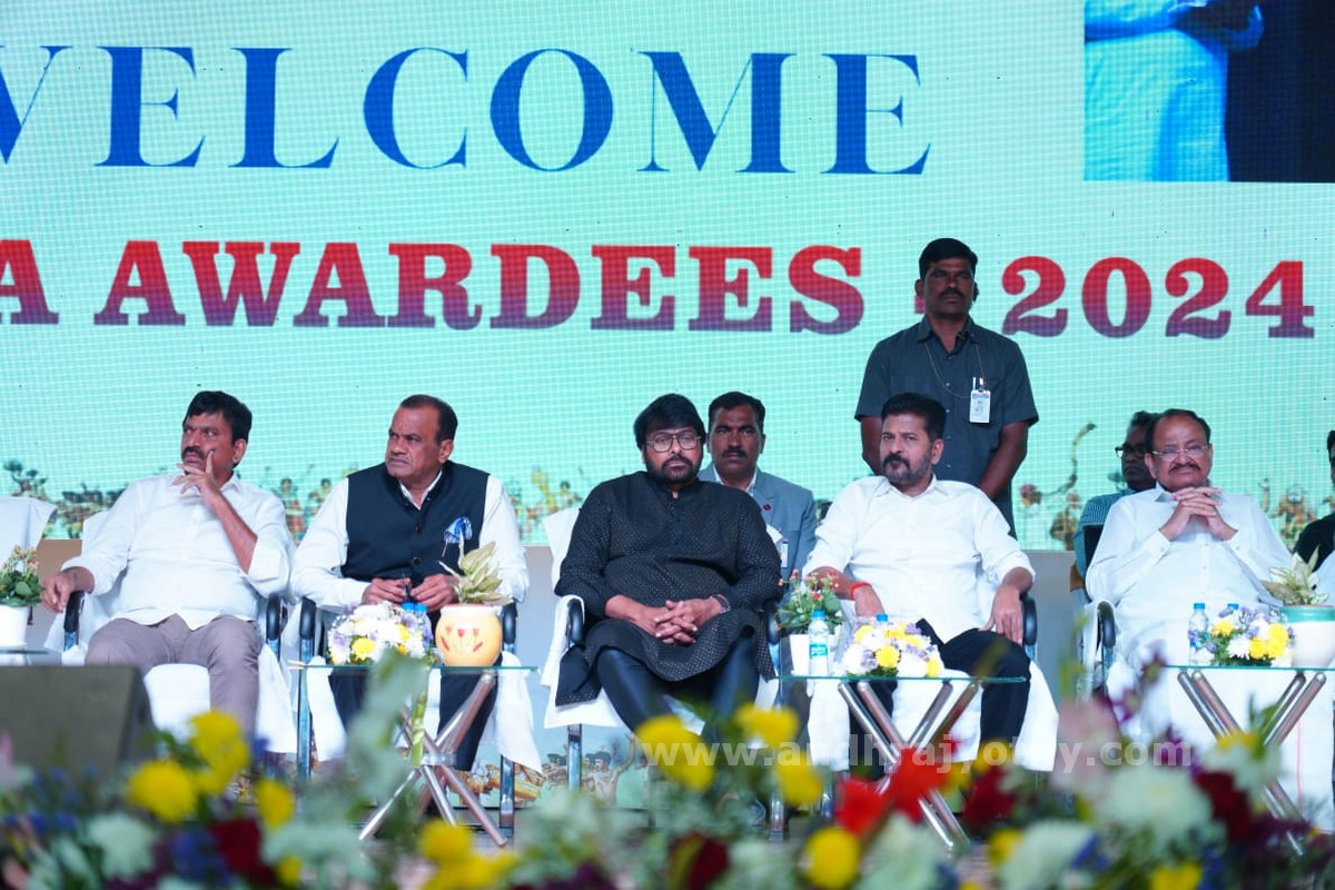 కళాకారులను గౌరవించడం మన బాధ్యత